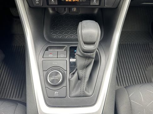 Certified 2025 Toyota RAV4 XLE image 23