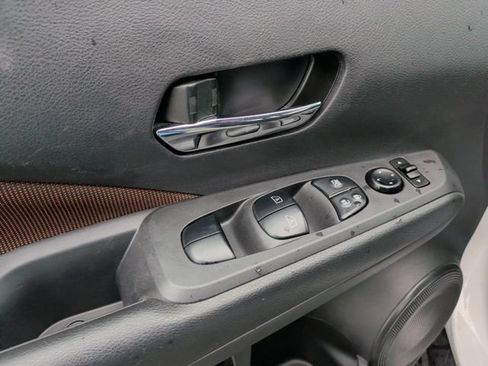 Used 2023 Nissan Kicks SR FWD image 14