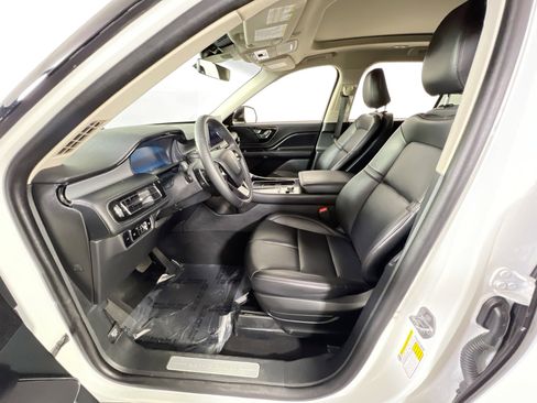 Used 2024 Lincoln Aviator AWD w/ Premium Package image 19