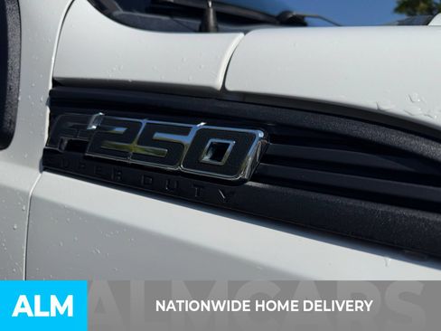 Used 2011 Ford F250 XL AWD/4WD image 4