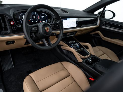 Certified 2026 Porsche Cayenne image 4