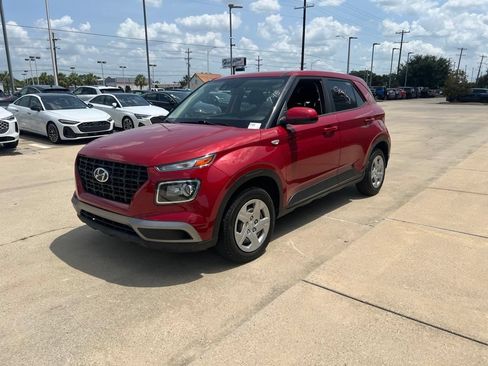 Used 2020 Hyundai Venue SE FWD image 1