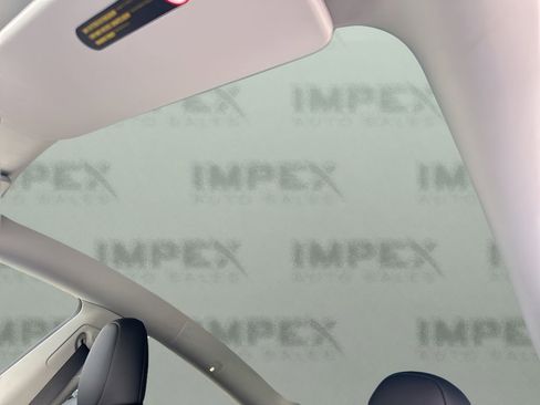 Used 2023 Tesla Model Y Long Range image 11