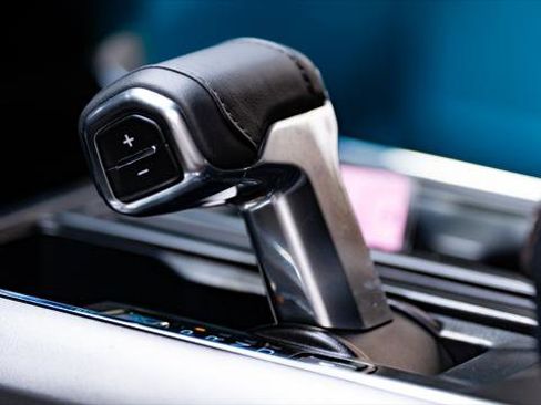 Used 2025 Ford F150 Lariat w/ Equipment Group 501A Mid image 23