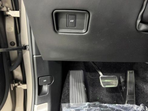 Used 2023 Land Rover Range Rover SE image 28