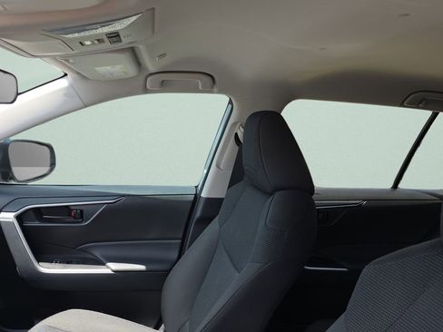 Used 2025 Toyota RAV4 LE image 20