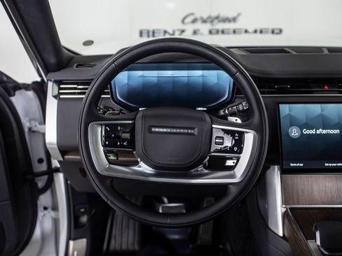 Used 2025 Land Rover Range Rover SE image 28