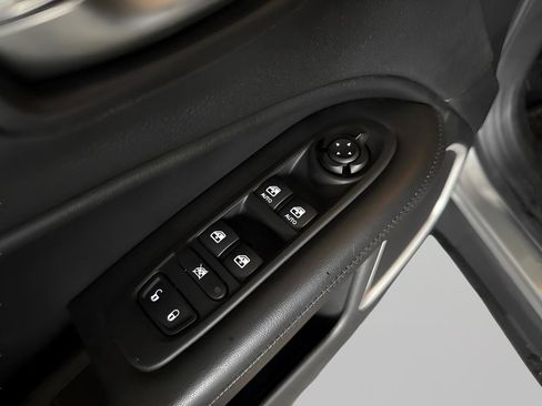 Used 2019 Jeep Compass Latitude AWD/4WD image 19
