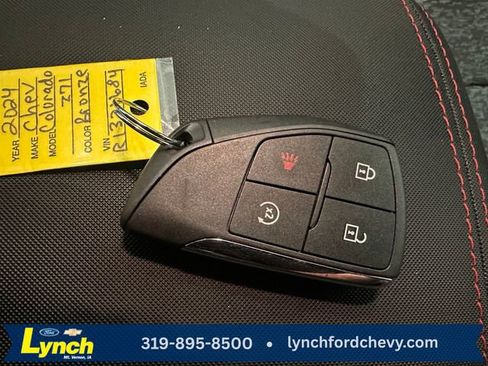 Used 2024 Chevrolet Colorado Z71 w/ Z71 Convenience Package 2 AWD/4WD image 15