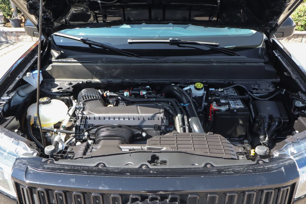 Used 2025 Ford Maverick Lobo AWD/4WD image 12