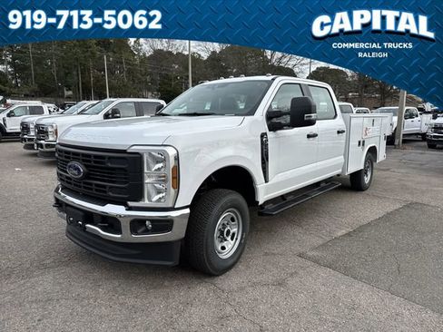 New 2026 Ford F250 XL w/ XL Chrome Package image 4