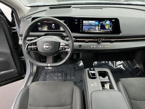 Used 2024 Nissan Ariya AWD image 11