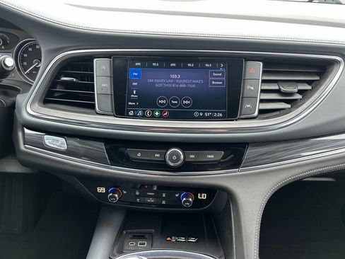 Used 2023 Buick Enclave Essence AWD/4WD image 28