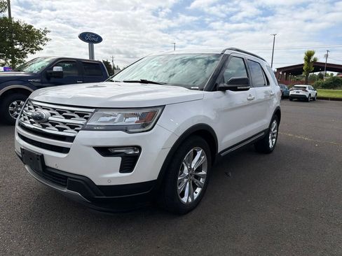 Used 2018 Ford Explorer XLT w/ Equipment Group 202A FWD image 1