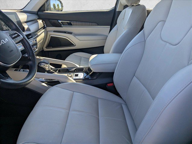 Used 2024 Kia Telluride EX w/ EX Captain's Chair Package AWD/4WD image 24