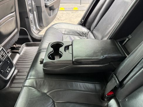 Used 2016 Chrysler 300 C w/ Safetytec Plus Group AWD/4WD image 17
