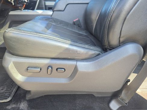 Used 2014 Ford F550 4x4 Crew Cab Super Duty w/ Lariat Interior Package image 18