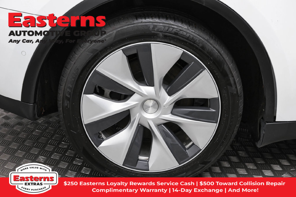 Used 2022 Tesla Model Y Long Range AWD/4WD image 24