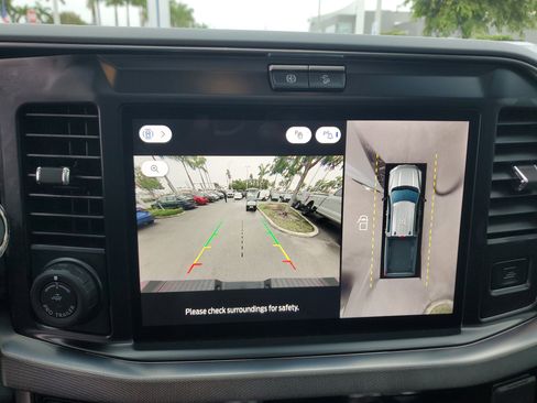 Used 2025 Ford F450 Platinum w/ FX4 Off-Road Package image 32