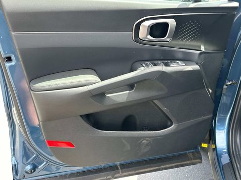 New 2025 Kia Sorento EX image 13