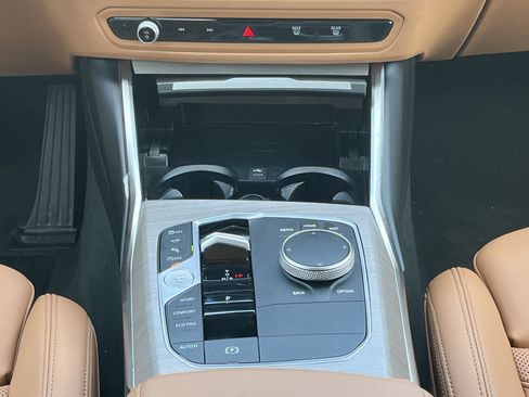 Used 2025 BMW 330i Sedan w/ Premium Package image 5