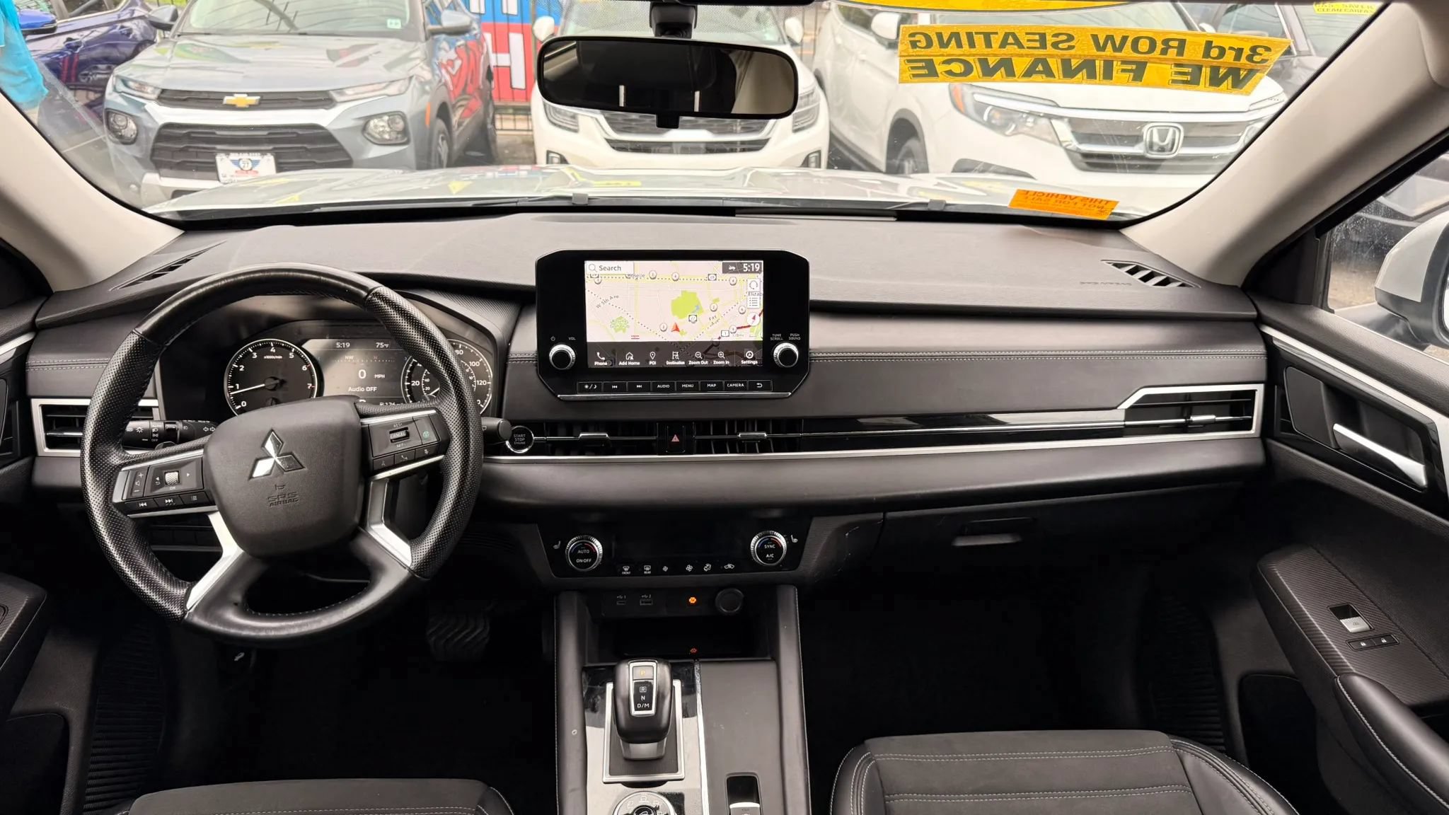Used 2024 Mitsubishi Outlander FWD image 16