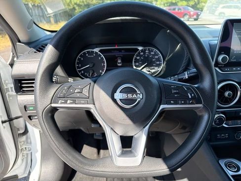Used 2025 Nissan Sentra SV FWD image 13