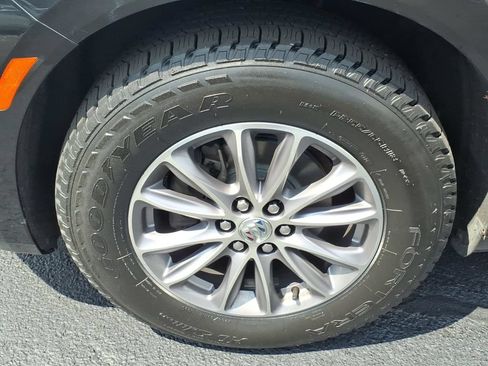 Certified 2023 Buick Enclave Essence AWD/4WD image 9