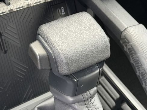 Used 2025 Toyota 4Runner SR5 RWD image 21