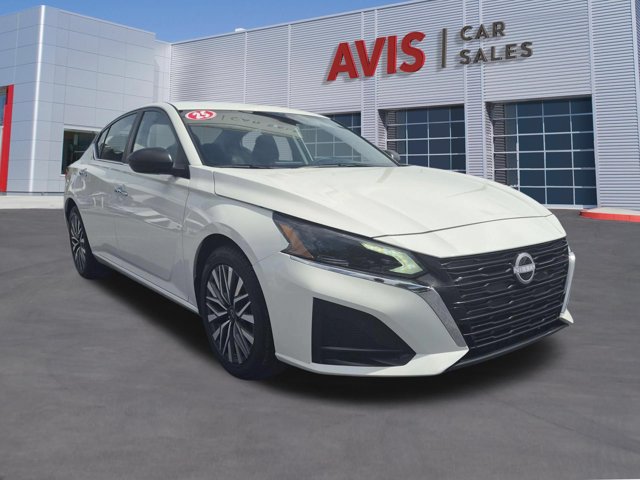 Used 2025 Nissan Altima 2.5 SV FWD image 3