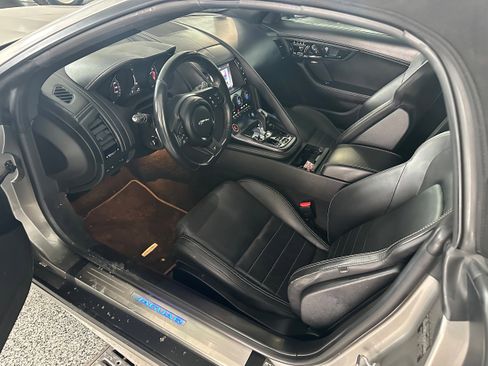 Used 2018 Jaguar F-TYPE R image 5