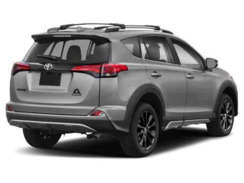 Used 2018 Toyota RAV4 XLE FWD image 2