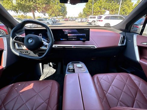 Used 2024 BMW iX xDrive50 w/ Sport Package AWD/4WD image 10
