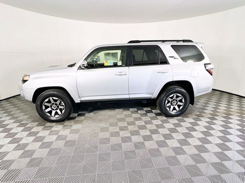 Used 2022 Toyota 4Runner TRD Off-Road Premium image 4