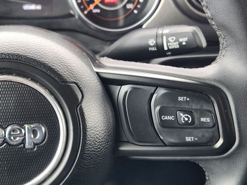 Used 2023 Jeep Gladiator Sport image 22