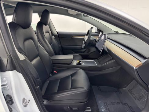 Used 2021 Tesla Model 3 Performance image 16