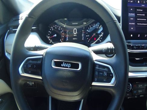 Certified 2025 Jeep Compass Limited AWD/4WD image 21