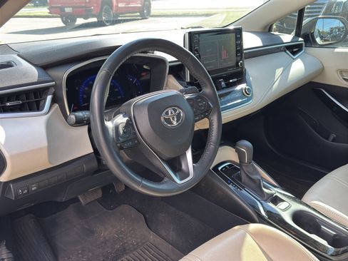 Used 2020 Toyota Corolla XLE FWD image 11