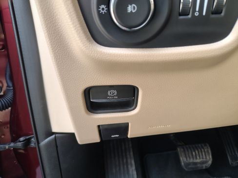 Certified 2025 Jeep Grand Cherokee L Limited w/ Luxury Tech Group II image 33