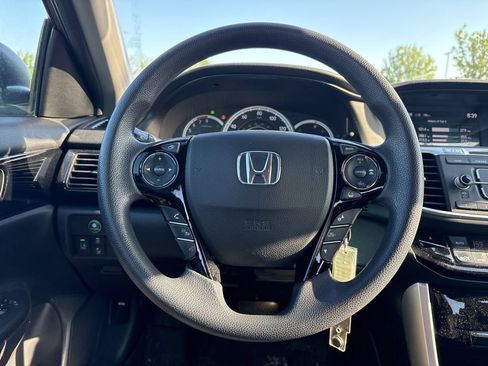 Used 2016 Honda Accord LX image 17