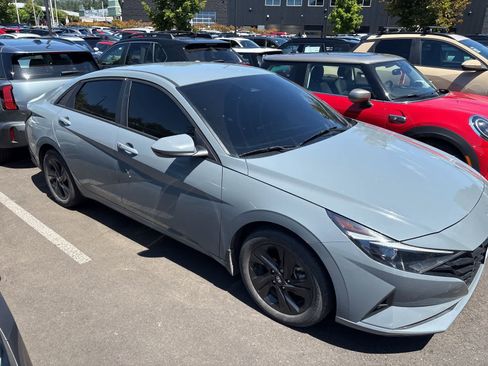 Used 2022 Hyundai Elantra SEL FWD image 10