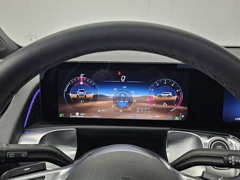 Certified 2025 Mercedes-Benz GLB 250 4MATIC image 42