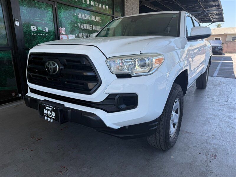 Used 2019 Toyota Tacoma SR AWD/4WD image 4