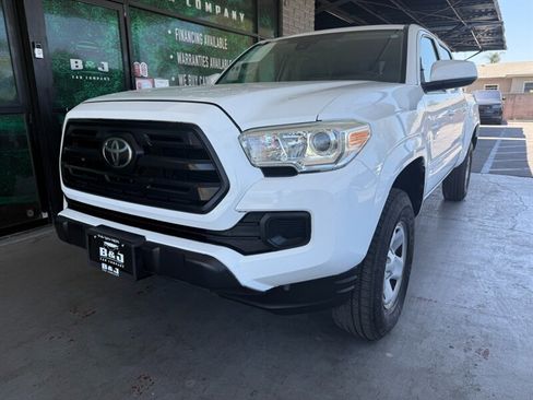 Used 2019 Toyota Tacoma SR AWD/4WD image 4