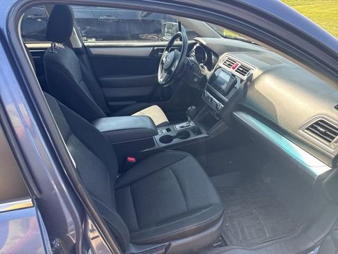 Used 2015 Subaru Outback 2.5i Premium AWD/4WD image 2