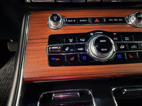 Used 2023 Lincoln Aviator Reserve w/ Equipment Group 201A AWD/4WD image 15