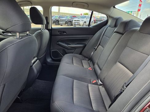 Used 2025 Nissan Altima 2.5 SV FWD image 28