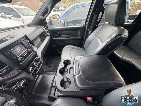 Used 2022 RAM 2500 Tradesman w/ Chrome Appearance Group AWD/4WD image 21