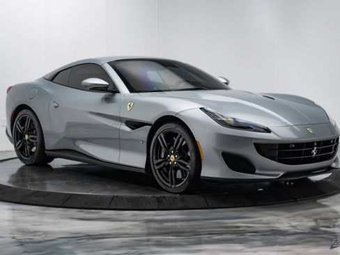 Used 2019 Ferrari Portofino image 32