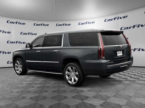 Used 2019 Cadillac Escalade ESV Luxury AWD/4WD image 3
